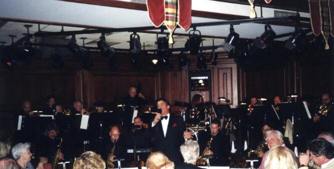 Bob Hoose and His Orchestra performing live at Christines!